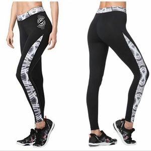 STRONG by Zumba leggings M